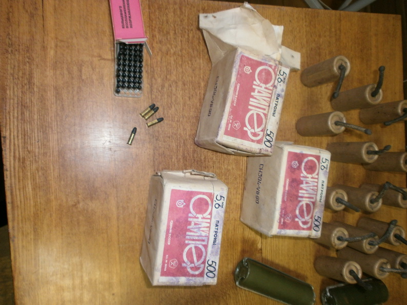 Пакет взрывала. Пакет взрывала. Взрывающая карамель. Пакет взрывала. Пакет взрывала.