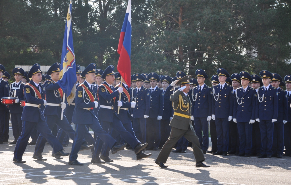 оренбургская кадетка им. и. присяга в кадетском корпусе имени неплюева. кадетский корпус оренбург неплюева знамя. кадетский корпус имени неплюева.