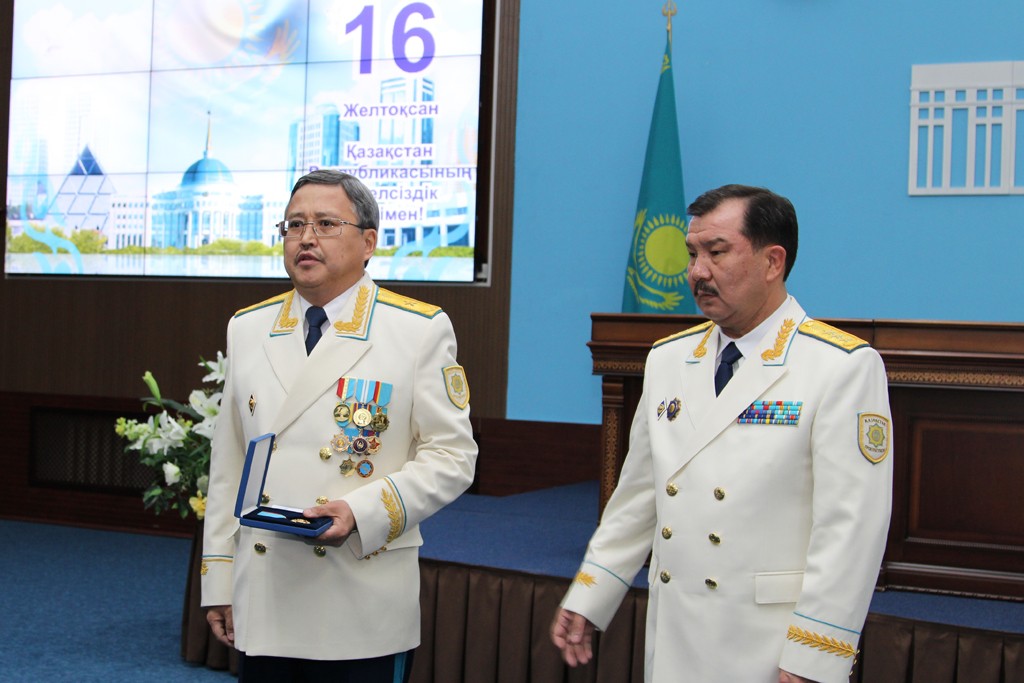 Генерал оспанов даулет рыскулбекович. Абубакиров қаныш асанханович. Даулет рыскулбекович оспанов. Абубакиров қаныш асанханович. Полковник абубакиров.