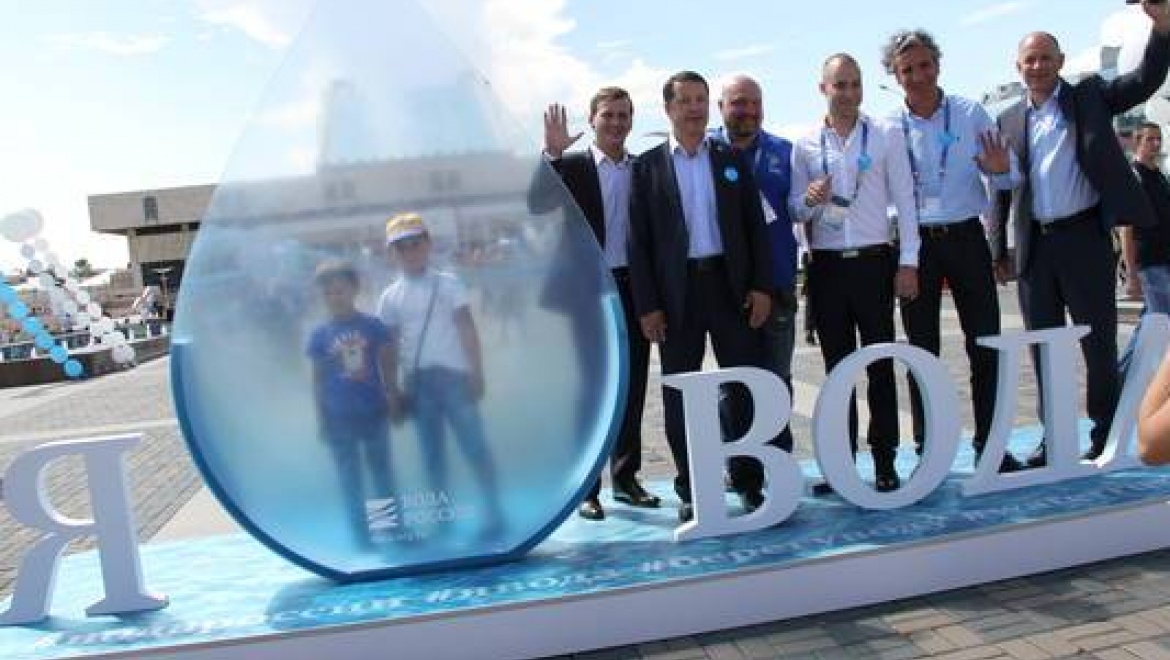 В Казани перед театром им.Г.Камала открылась Водная аллея