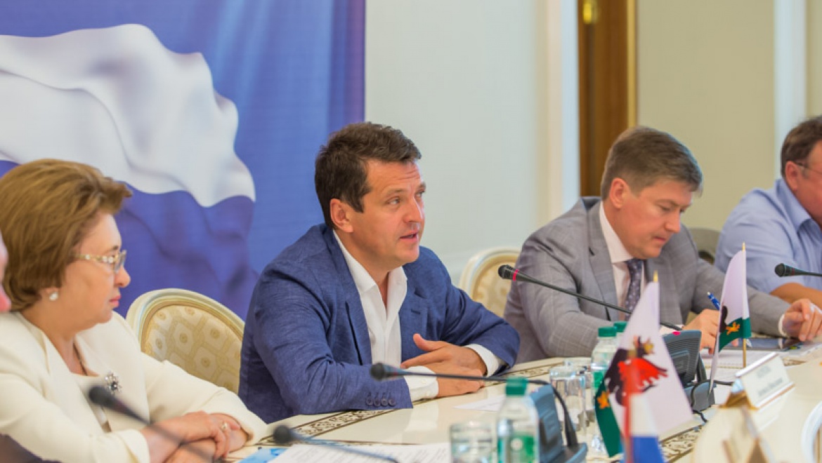 И.Метшин призвал коллег из ПФО применить опыт Казани в организации муниципальных парковок