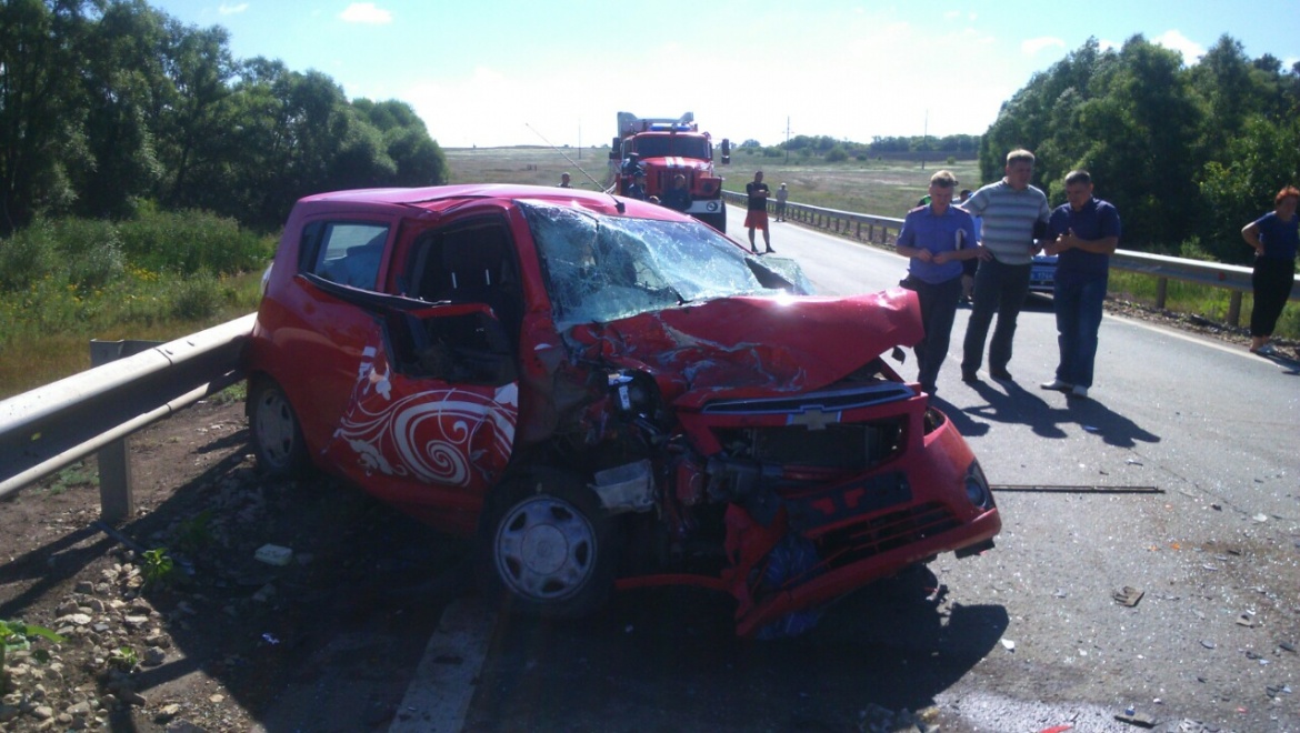 Страшное ДТП на трассе Оренбург-Самара: мать с ребенком погибли на месте, трое пассажиров в больнице