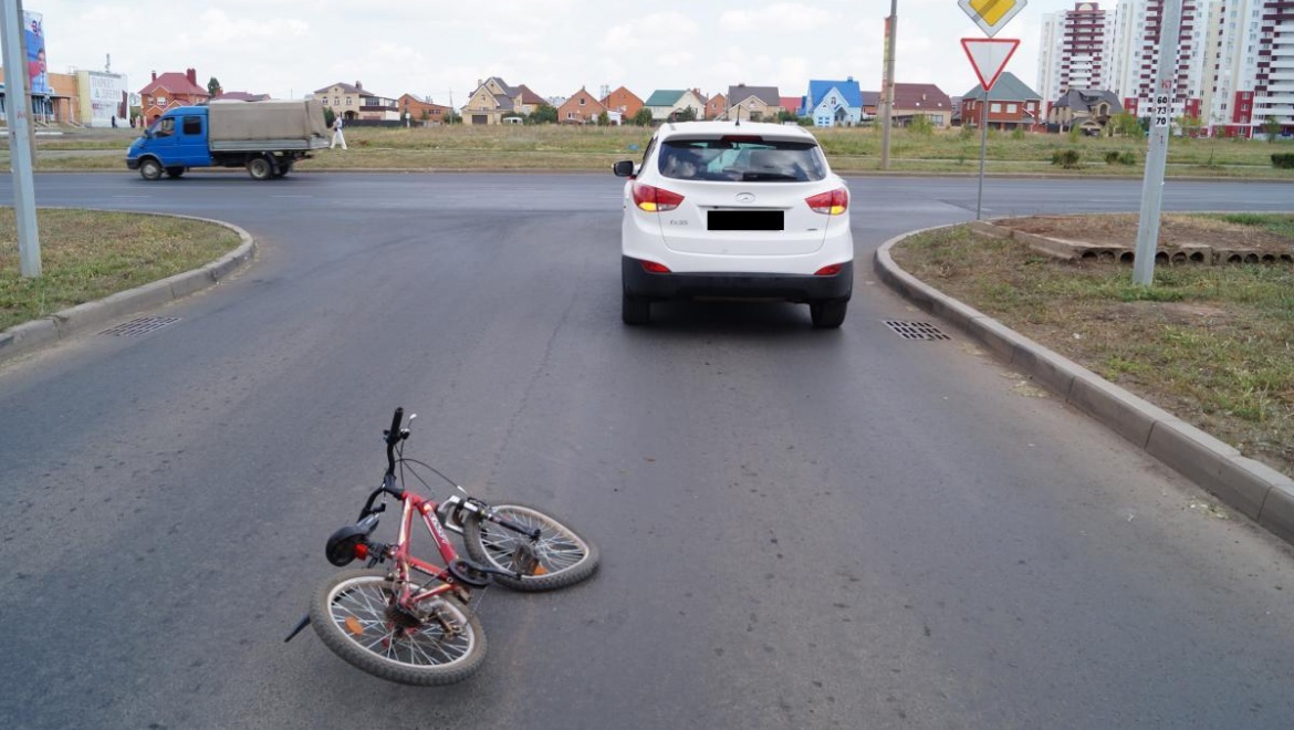 На пешеходном переходе сбит 5-летний велосипедист