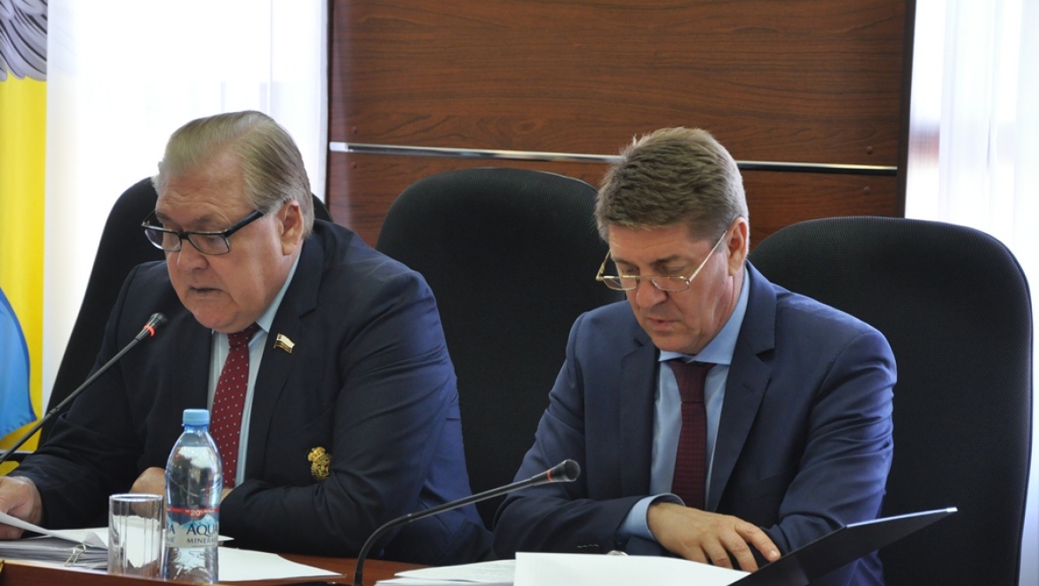Депутаты обсудили новую систему управления городом