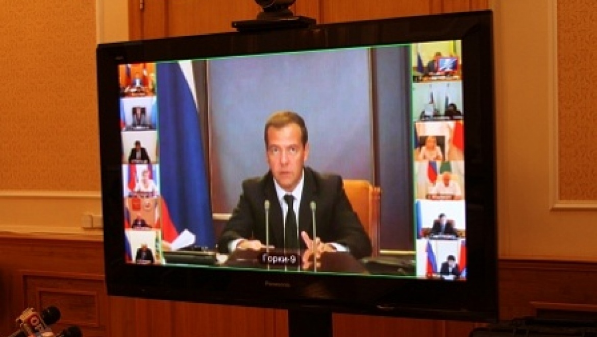 Юрий Берг доложил Дмитрию Медведеву о готовности школ к учебному году