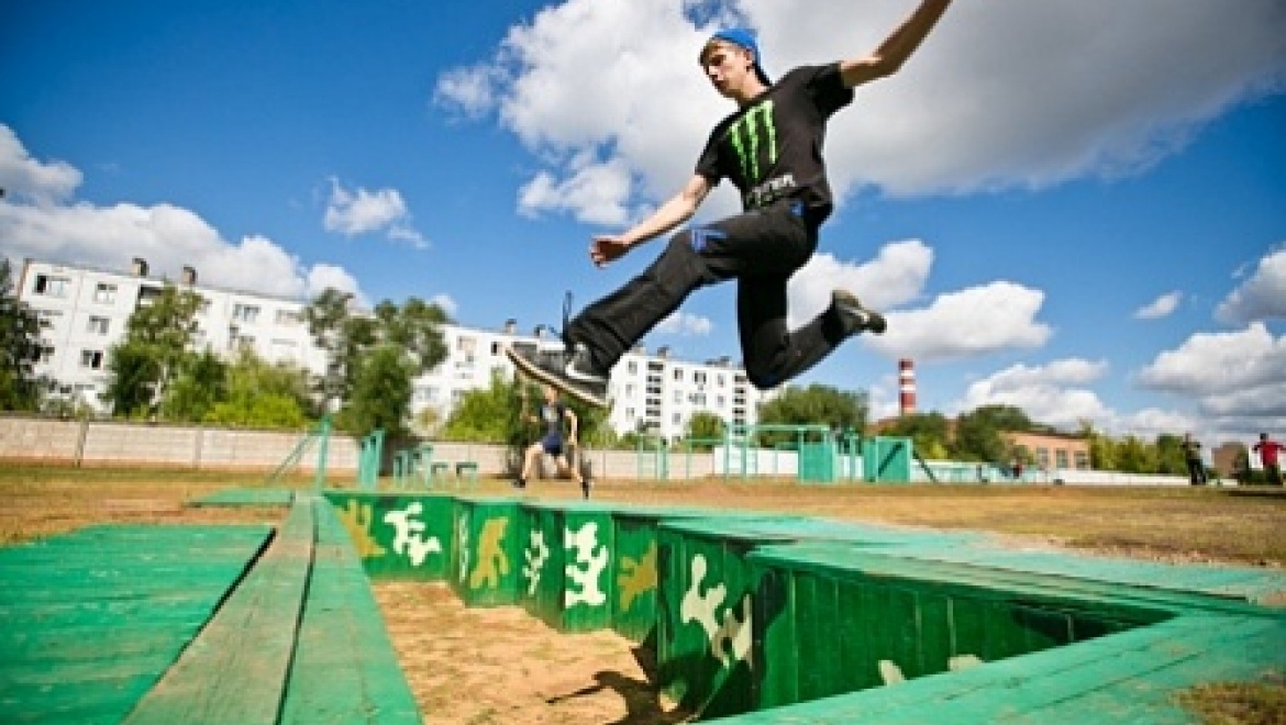 Команда юношеского центра «Ровесник» готовится к окружному финалу военно-спортивной игры «Зарница Поволжья-2015»