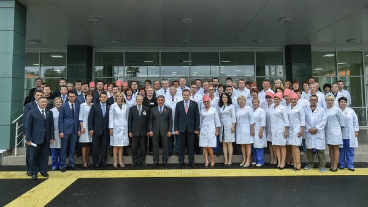 Врио Президента РТ оценил новый корпус Республиканского онкодиспансера