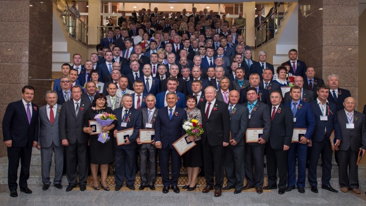 В Госсовете РТ прошло награждение победителей конкурса среди муниципальных образований