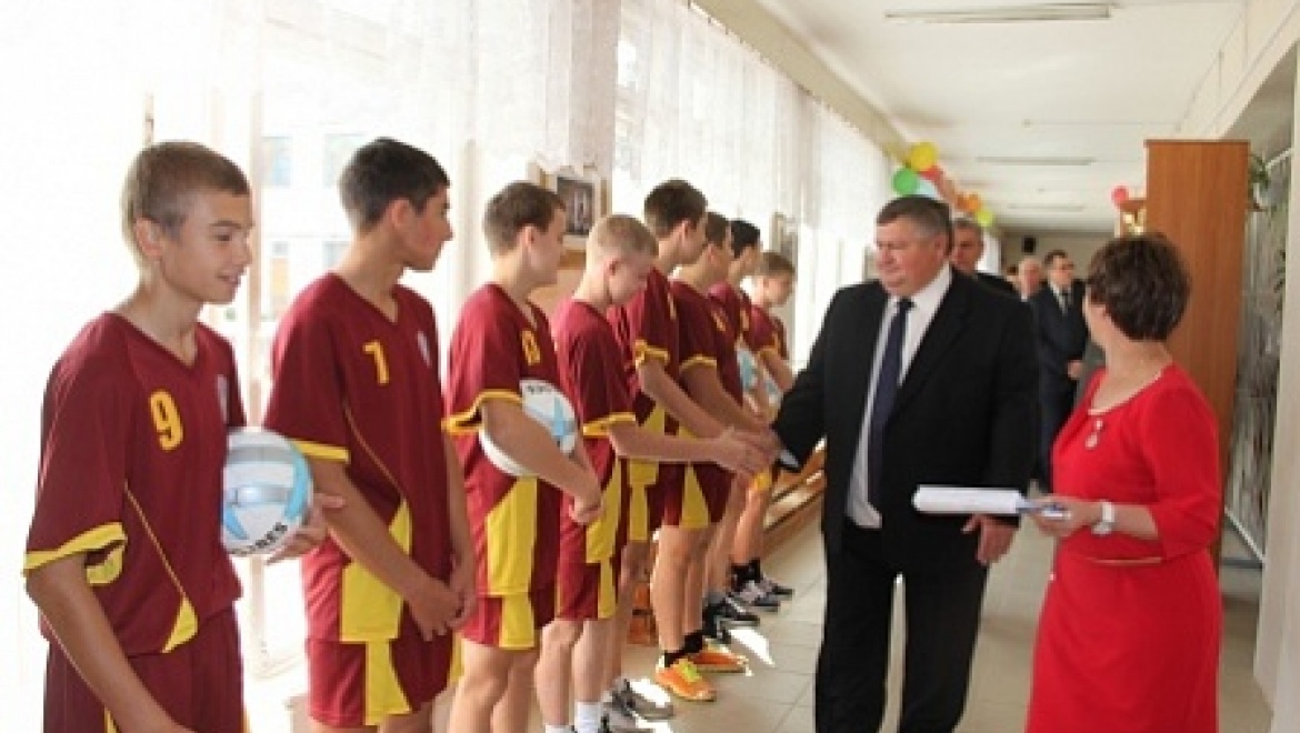 Два спортивных зала открылись после ремонта в школах Новосергиевского района