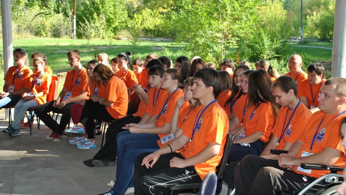 В Оренбурге открылся образовательный лагерь «Шаг вперед»