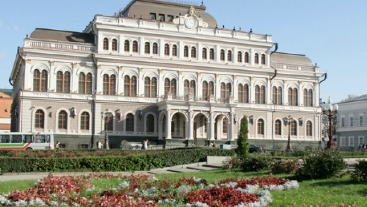 В Казанской ратуше откроется выставка французского художника Р.Анимаева «Четыре сезона»