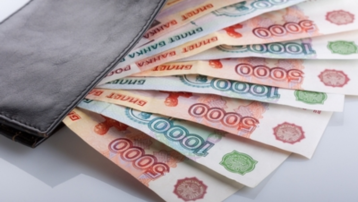 Среднемесячная зарплата по Казани за январь-июль 2015 года составила более 33 тыс.рублей