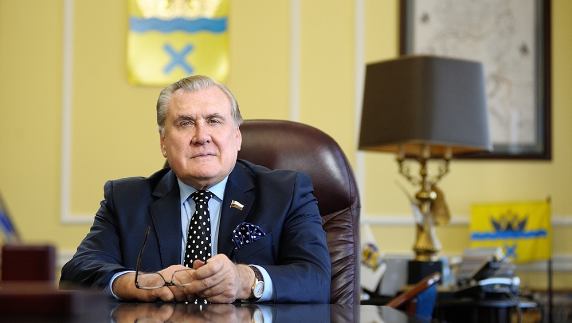 Глава города Юрий Мищеряков в числе первых оренбуржцев проголосовал на выборах