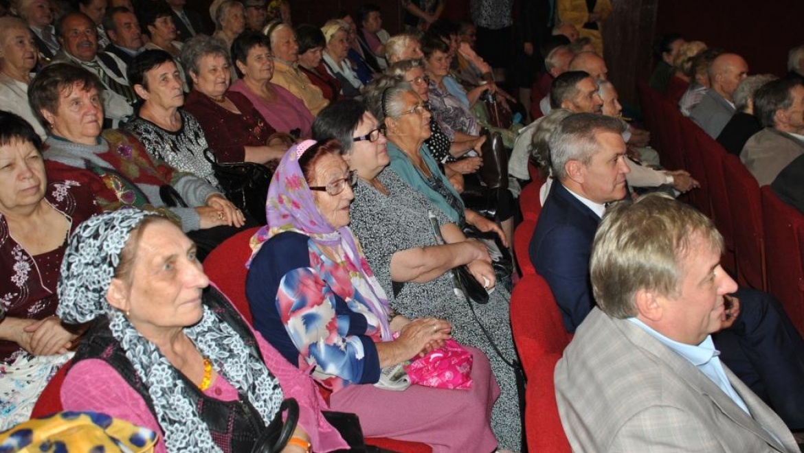 В ДК «Молодежный» состоялось окружное мероприятие, посвященное  Всероссийскому Дню пожилых людей