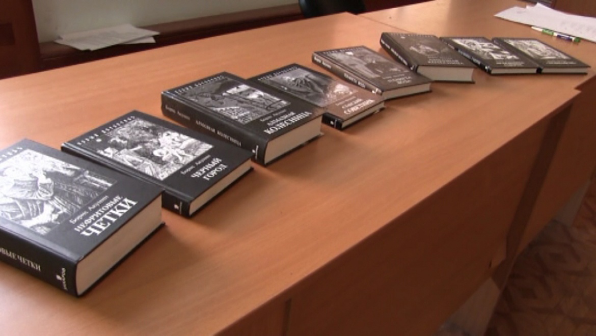 Книжный вор: в Оренбурге задержан похититель 59 дорогостоящих книг