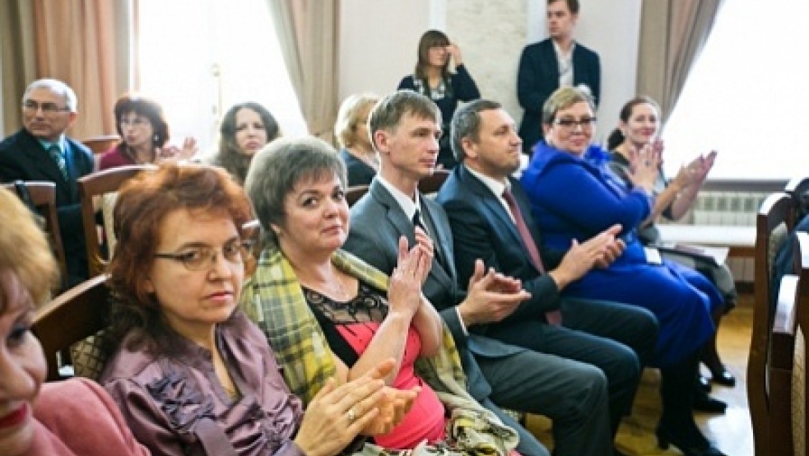 В Оренбургской области вручили премии лучшим преподавателям в сфере культуры и искусства