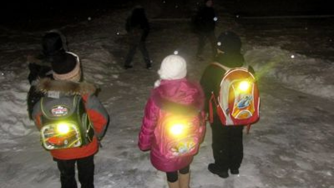 Пешеходов призывают носить световозвращающие элементы