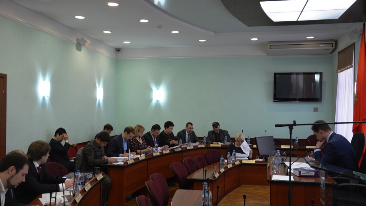 Депутаты оживленно обсудили реализацию программы "Остановка"