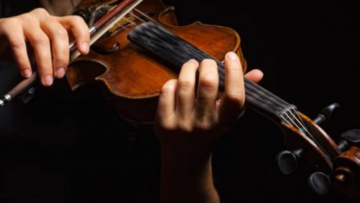 В торговых комплексах Казани выступают профессиональные исполнители