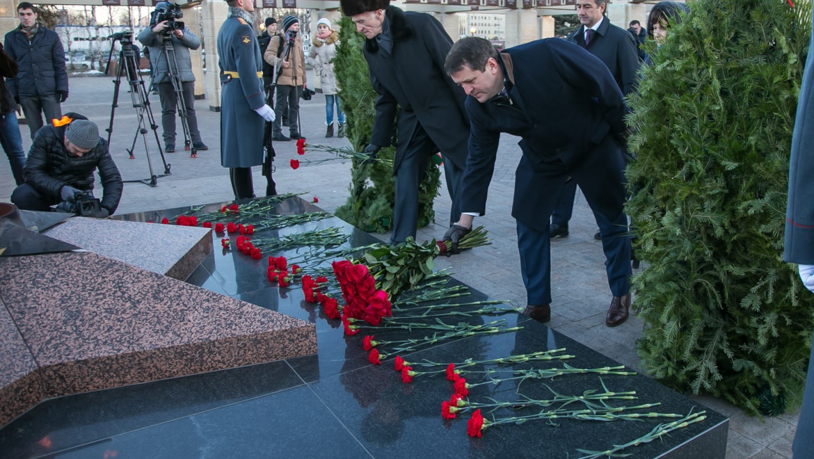 И.Метшин принял участие в возложении цветов к Вечному огню в Парке Победы