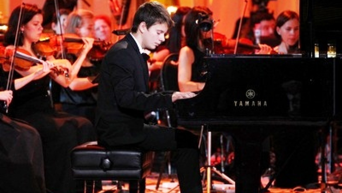 Казанцев приглашают на «Новогодний вечер рапсодий»