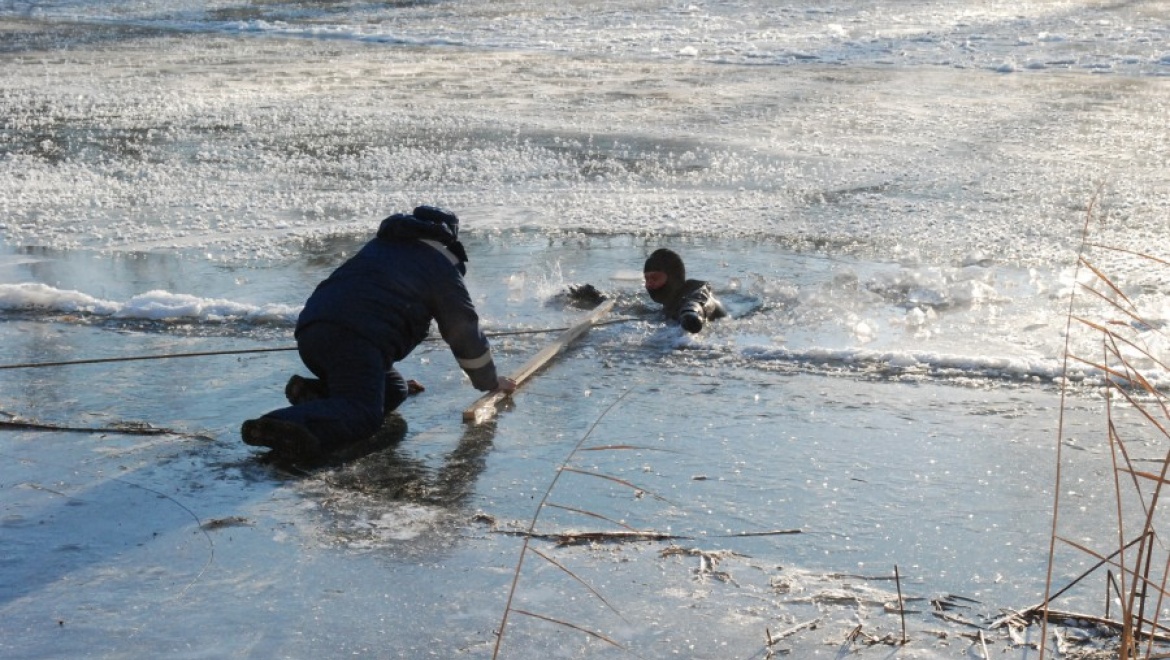 Казанцев научат безопасному поведению на замерзшей воде
