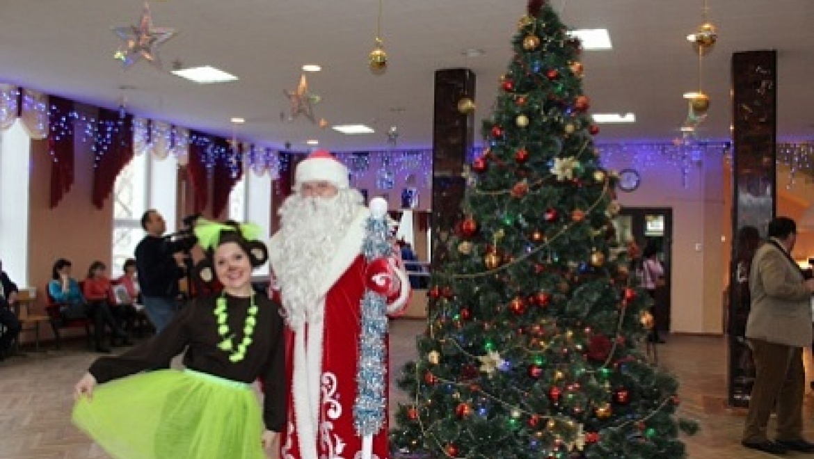 Более 500 школьников приняли участие в Губернаторской елке 