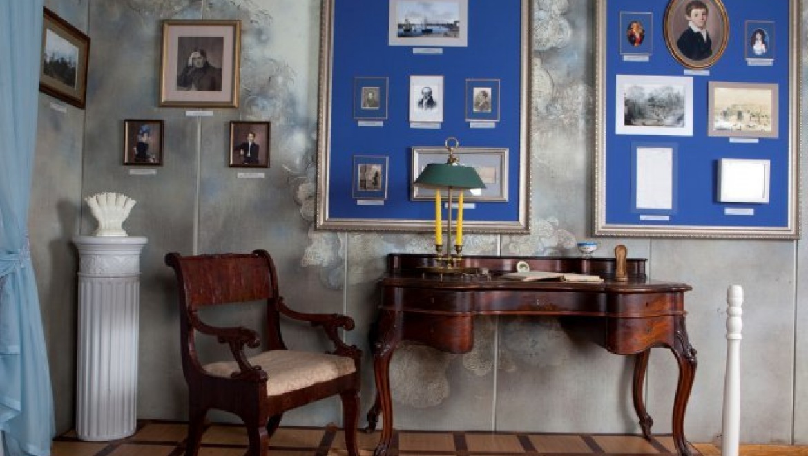 Казанцев приглашают на Рождественский бальный вечер