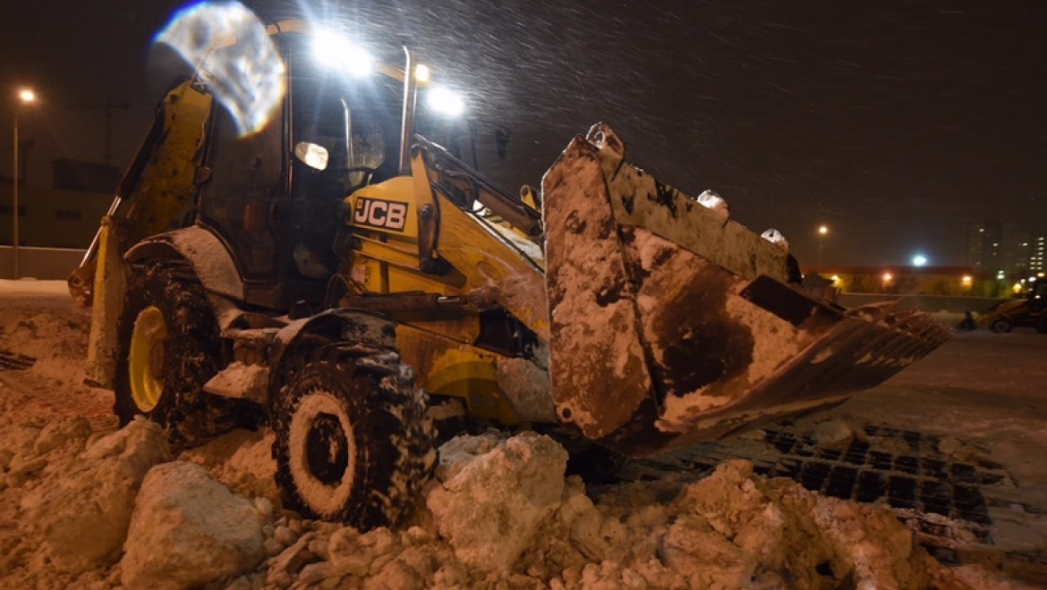 Дорожные службы Казани продолжают работать в усиленном режиме