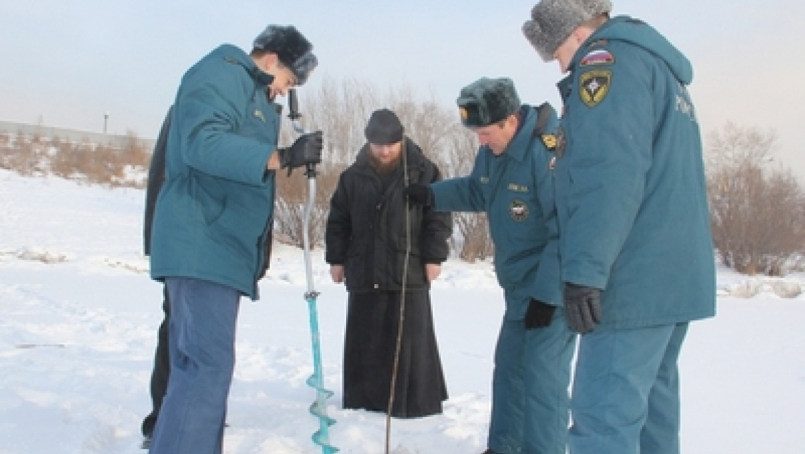 Сотрудники МЧС проверят места для купелей на Крещение в Казани
