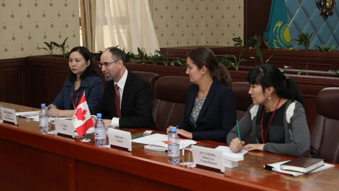 О встрече Генерального Прокурора с Послом Канады (г. Астана, 18 января 2016 года)