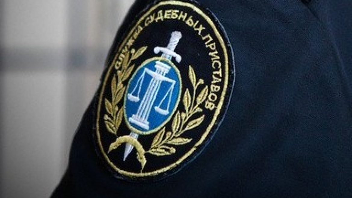 Судебный пристав обвиняется в хищении