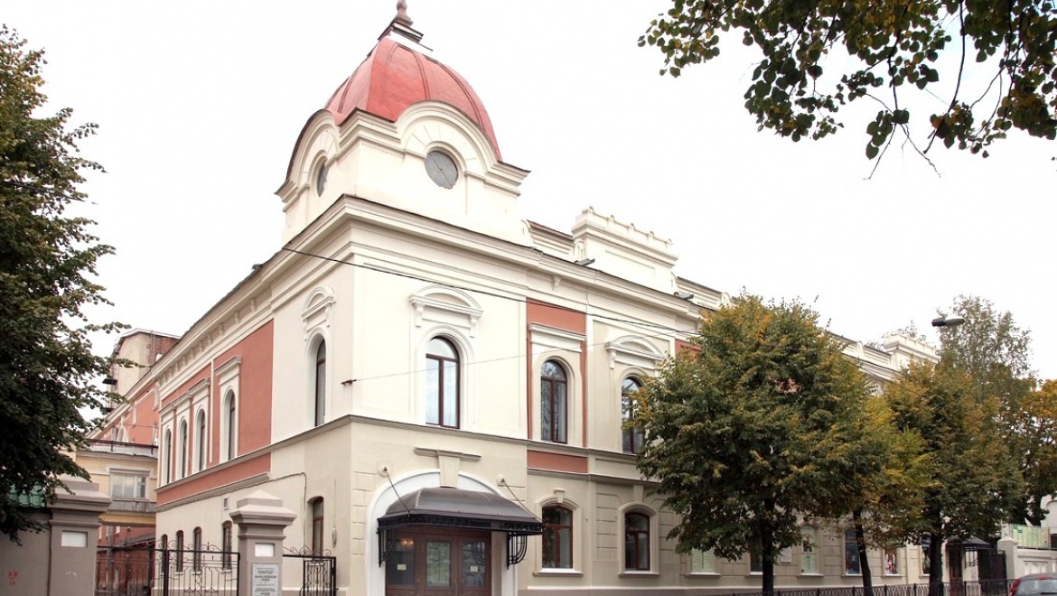 Казанский театр им.Тинчурина приглашает на премьеру спектакля «Сумасшедший бабай»