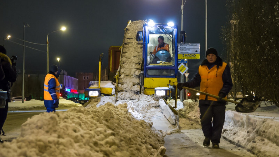 За минувшие сутки с улиц Казани вывезли больше 6 тысяч тонн снега