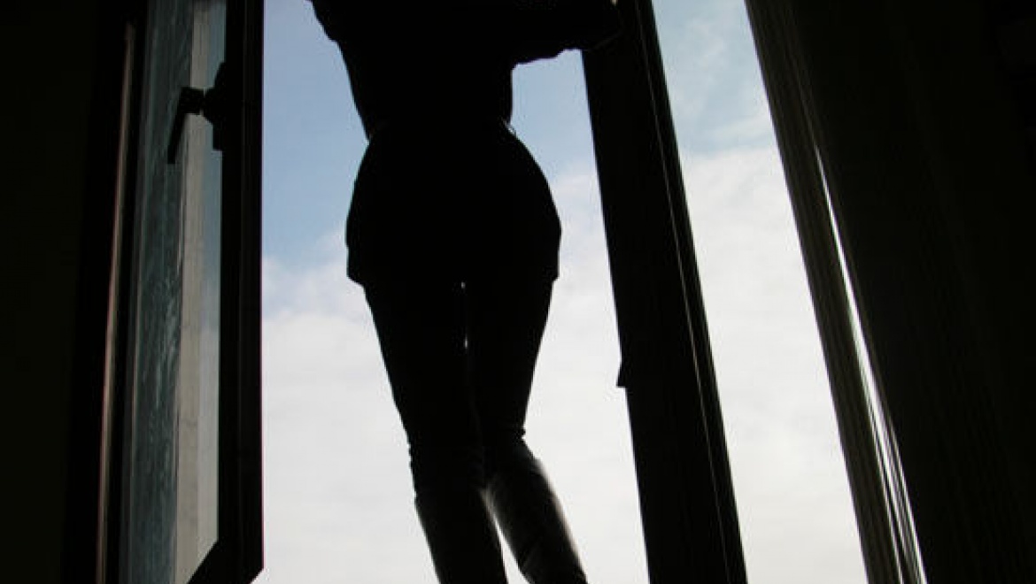 В Новотроицке молодая женщина пыталась покончить с собой