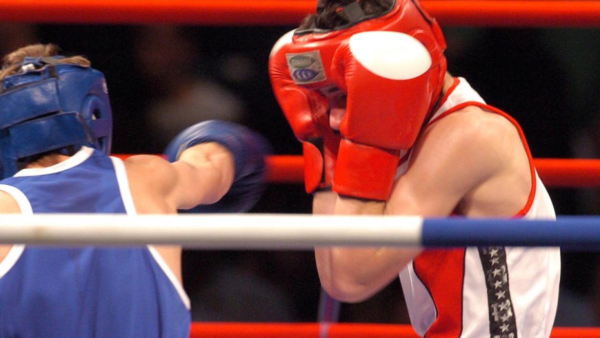 Показательный бой двух титулованных боксёров