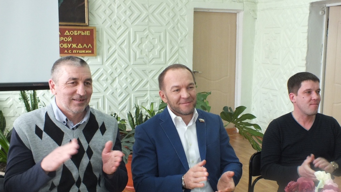Игорь Абдульманов встретился с членами татарского клуба «Йолдыз»