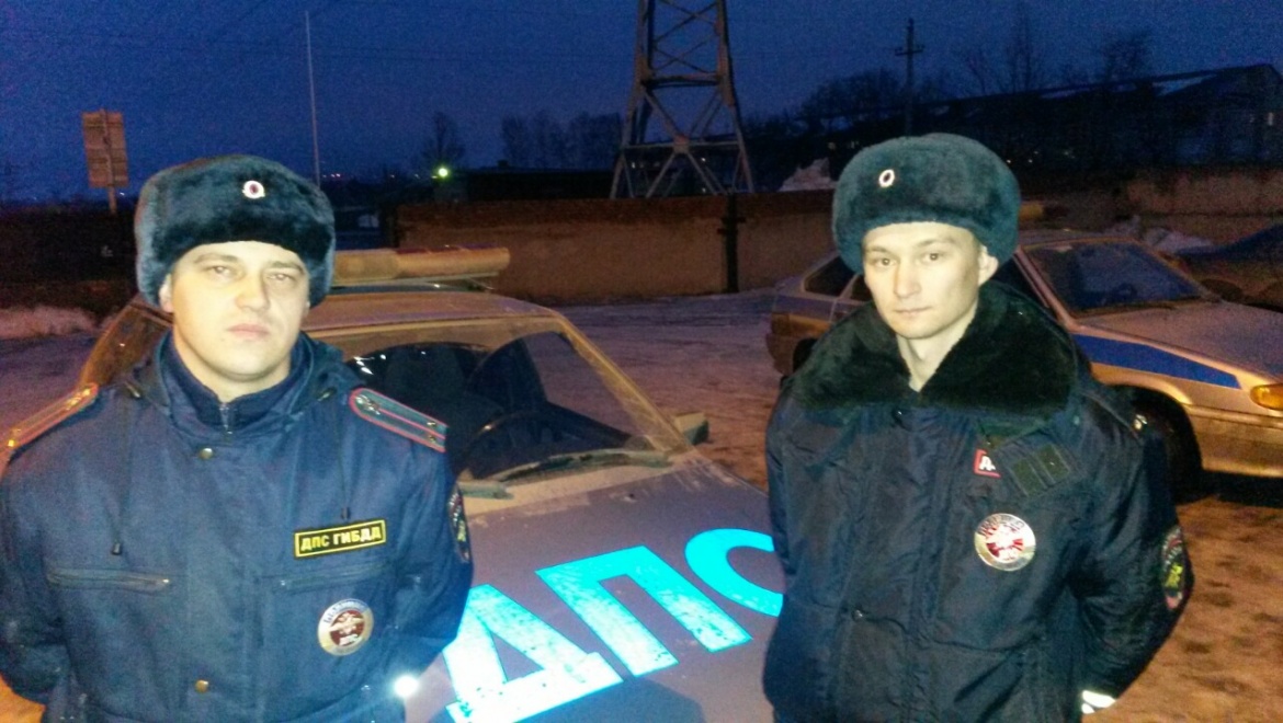 Снежная лавина с крыши дома сошла на детей