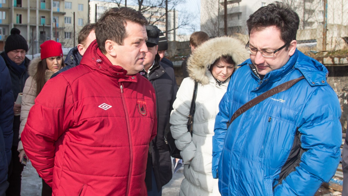 Ильсур Метшин встретился с дольщиками компании «Свей» на разных строительных площадках