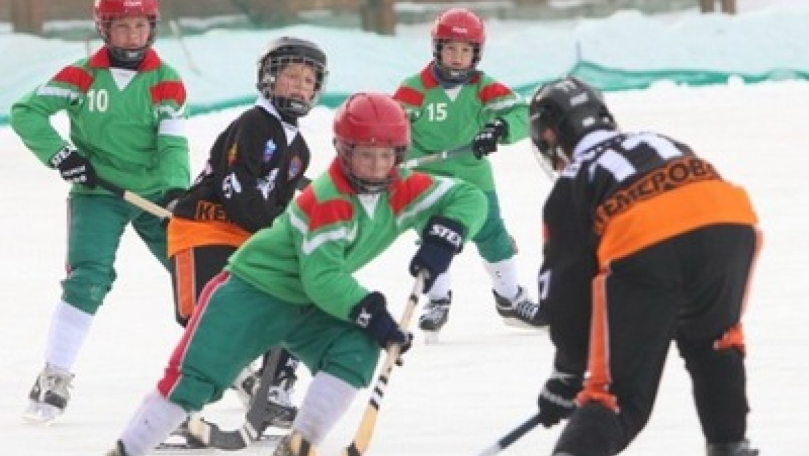 В Казани стартовал финальный турнир первенства страны по хоккею с мячом