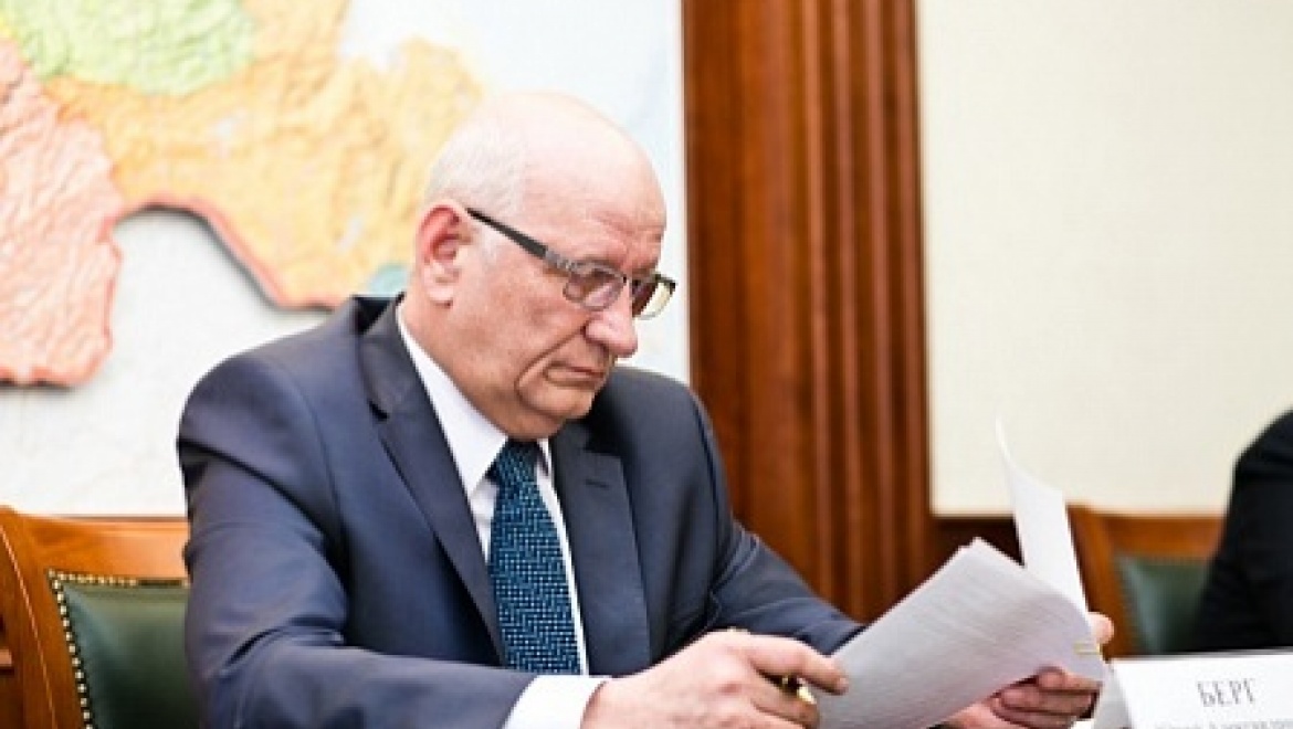 Губернатор Юрий Берг провел прием граждан по личным вопросам