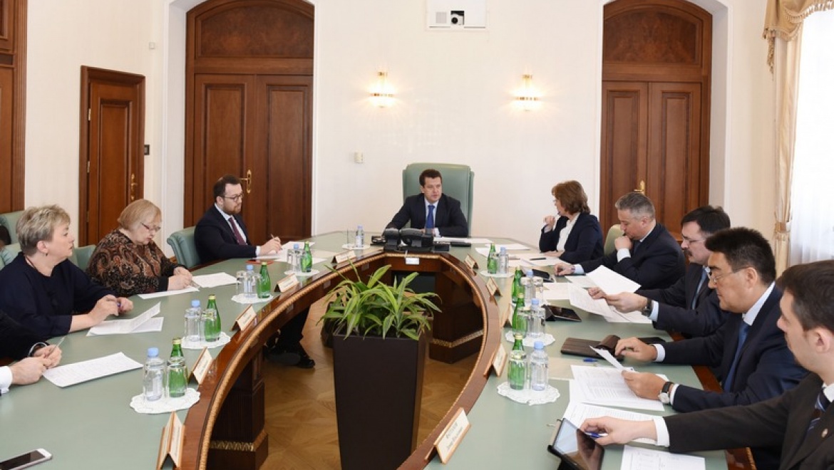 В исполкоме Казани обсудили проблему сиротства с представителями благотворительных фондов Казани