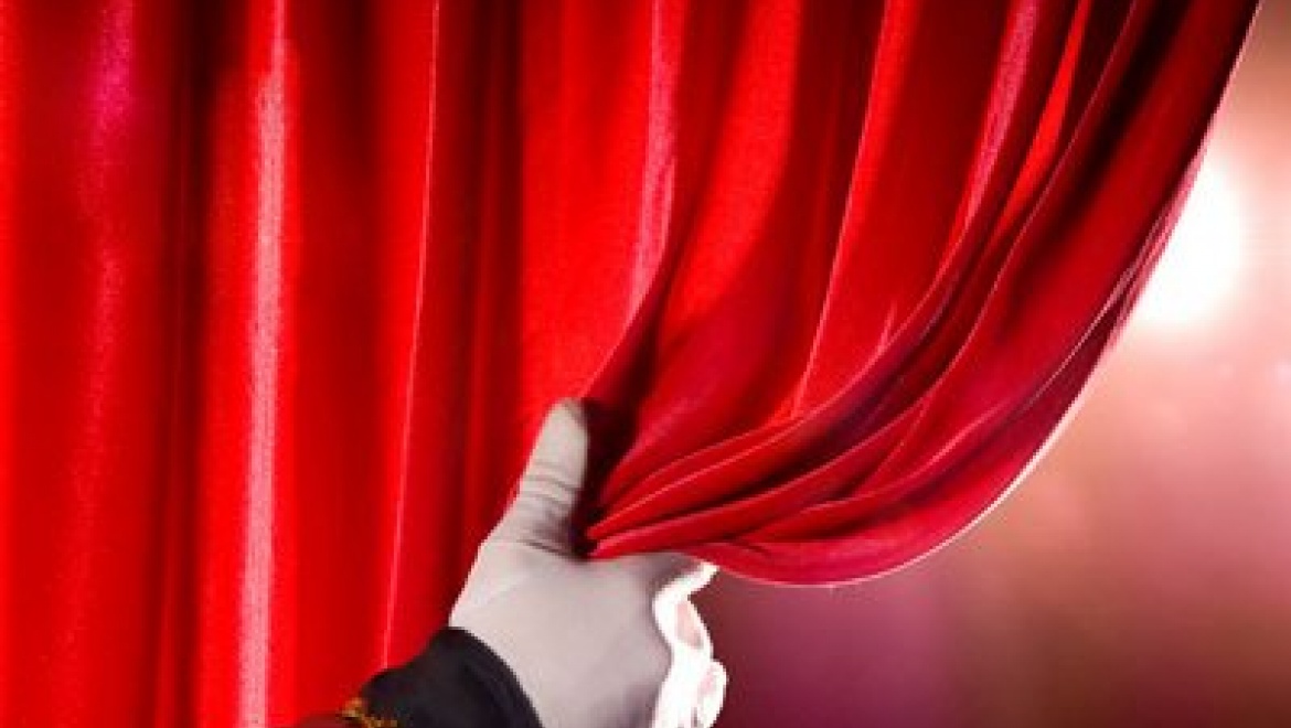 Театральные коллективы со всей страны покажут казанцам свои постановки