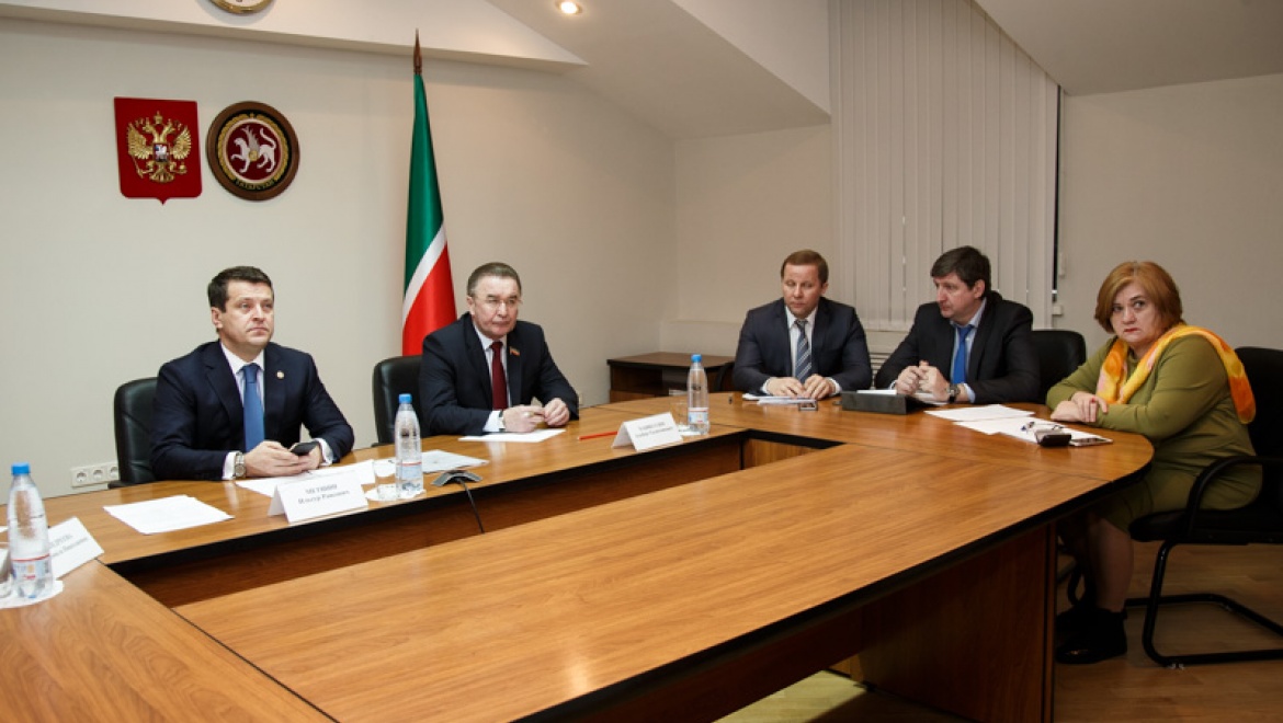 И.Метшин провел заседание рабочей группы Окружного совета по развитию местного самоуправления