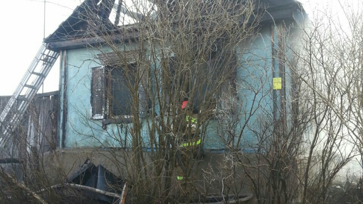 На месте пожара обнаружены тела двух погибших  