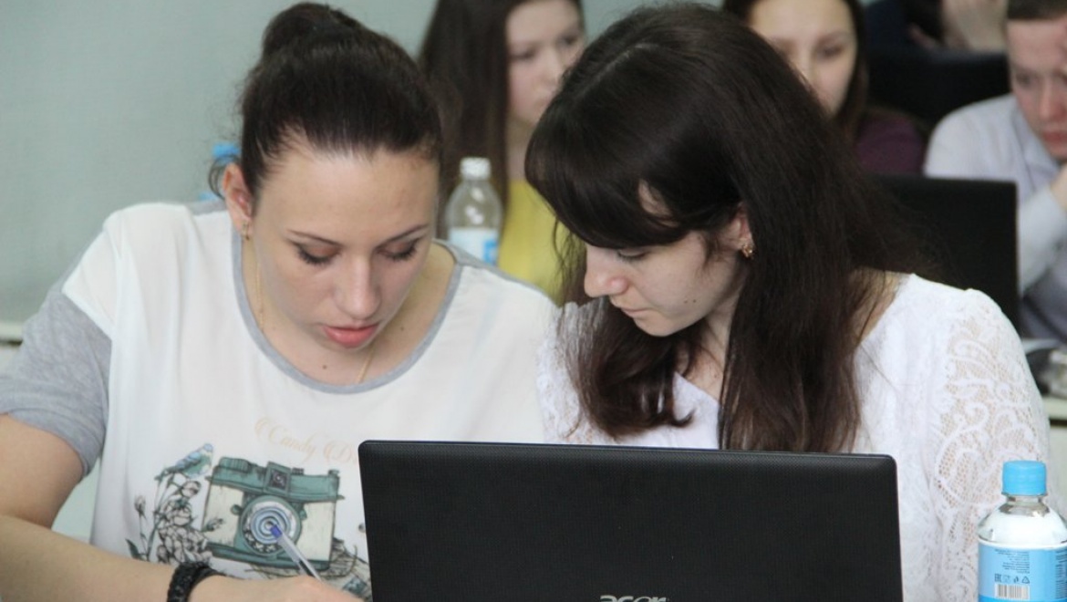 Команда ОГУ получила кубок победителей на Всероссийской олимпиаде по прикладной эконометрике   