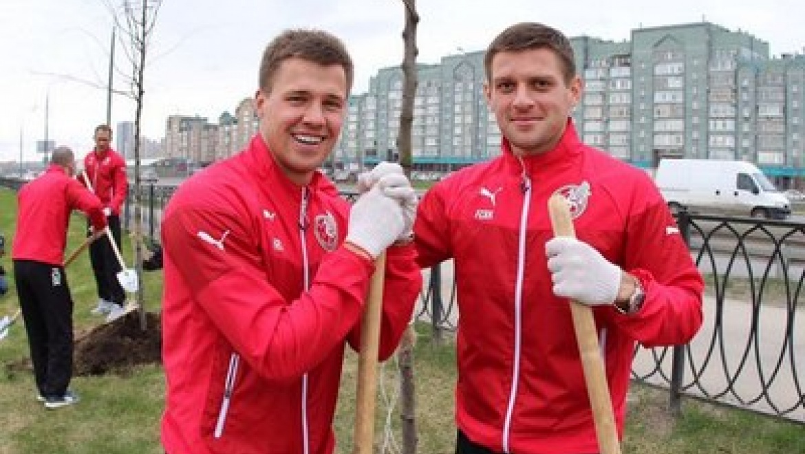 Игроки казанского «Рубина» посадили 58 деревьев в честь дня рождения клуба