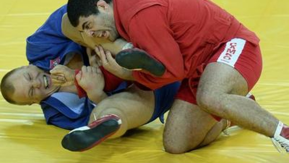 300 самбистов Старого Света выявят лучшего в Казани