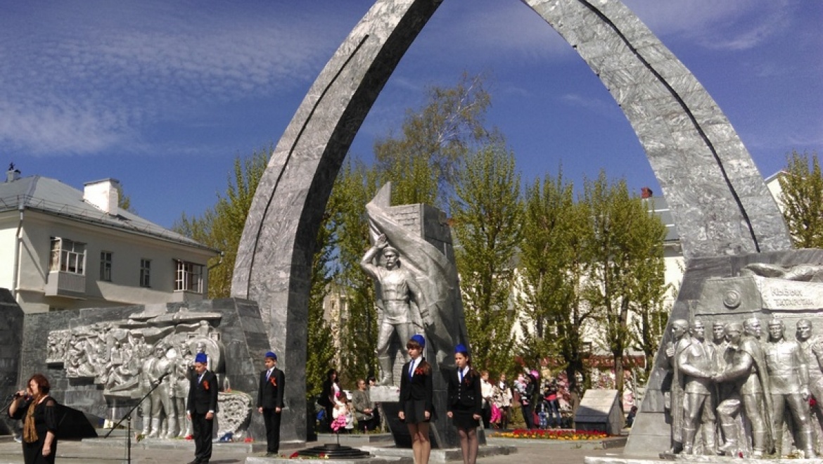 К 71-й годовщине Победы казанские железнодорожники отреставрировали 20 памятников
