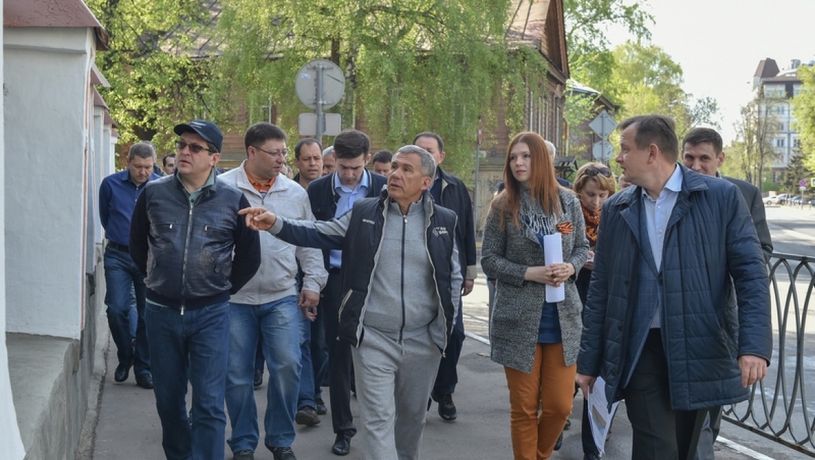 Рустам Минниханов совершил обход исторического центра Казани